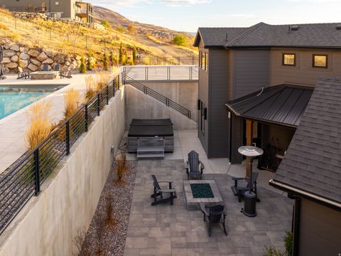 Tiny photo for 202 N FLAG ROCK DR E, Farmington, UT 84025 (MLS # 2124590)