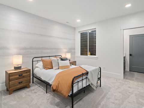 Tiny photo for 202 N FLAG ROCK DR E, Farmington, UT 84025 (MLS # 2124590)