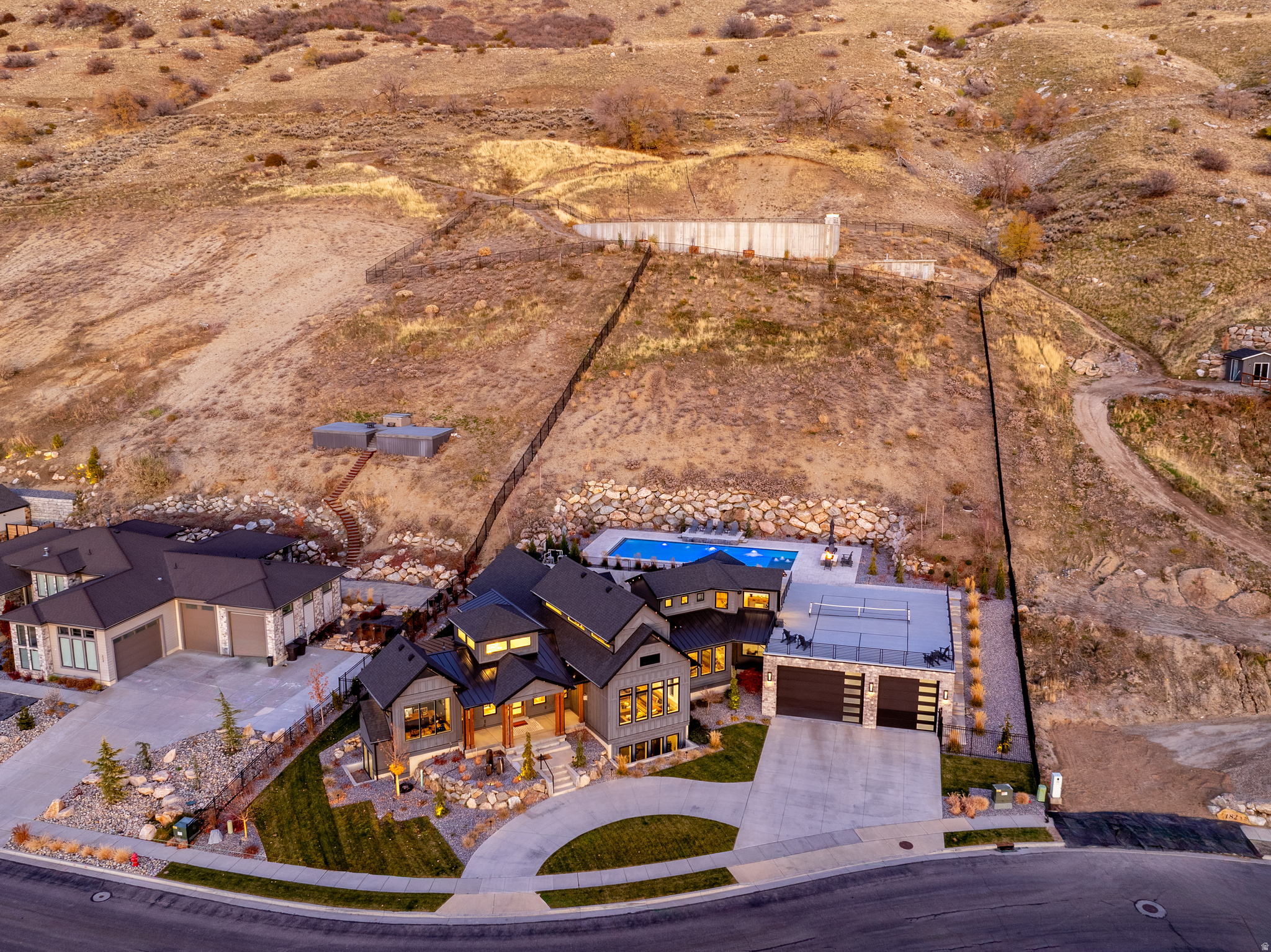 RESIDENCES - Residential