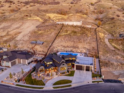 Tiny photo for 202 N FLAG ROCK DR E, Farmington, UT 84025 (MLS # 2124590)