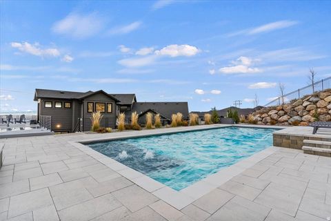 Tiny photo for 202 N FLAG ROCK DR E, Farmington, UT 84025 (MLS # 2124590)