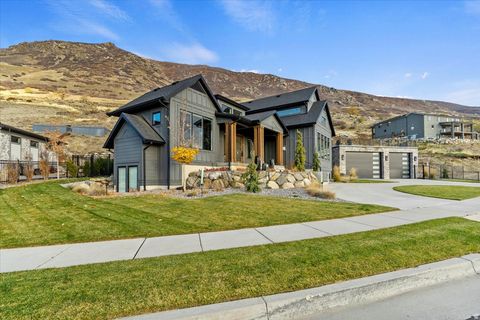 Tiny photo for 202 N FLAG ROCK DR E, Farmington, UT 84025 (MLS # 2124590)