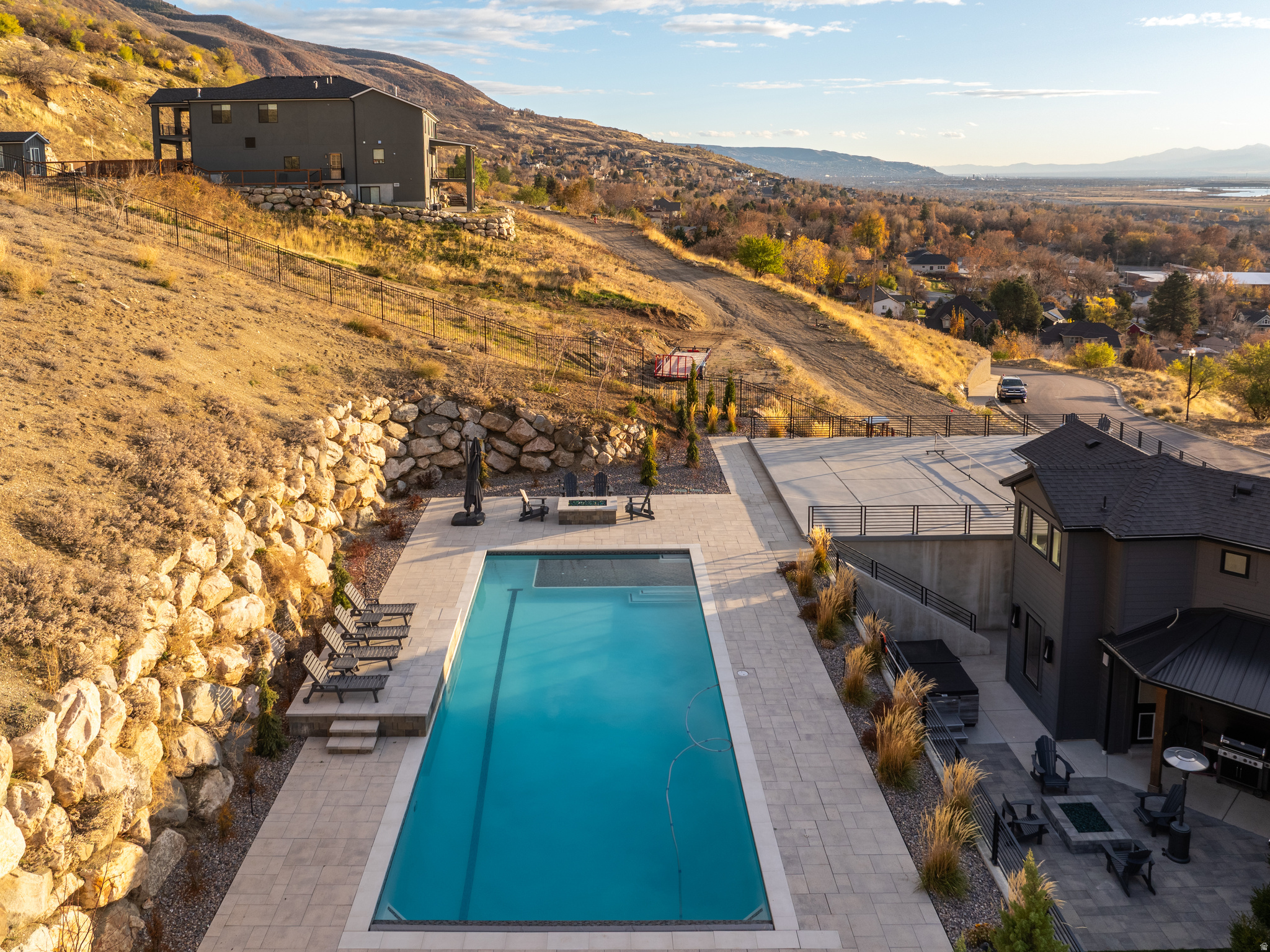 RESIDENCES - Residential