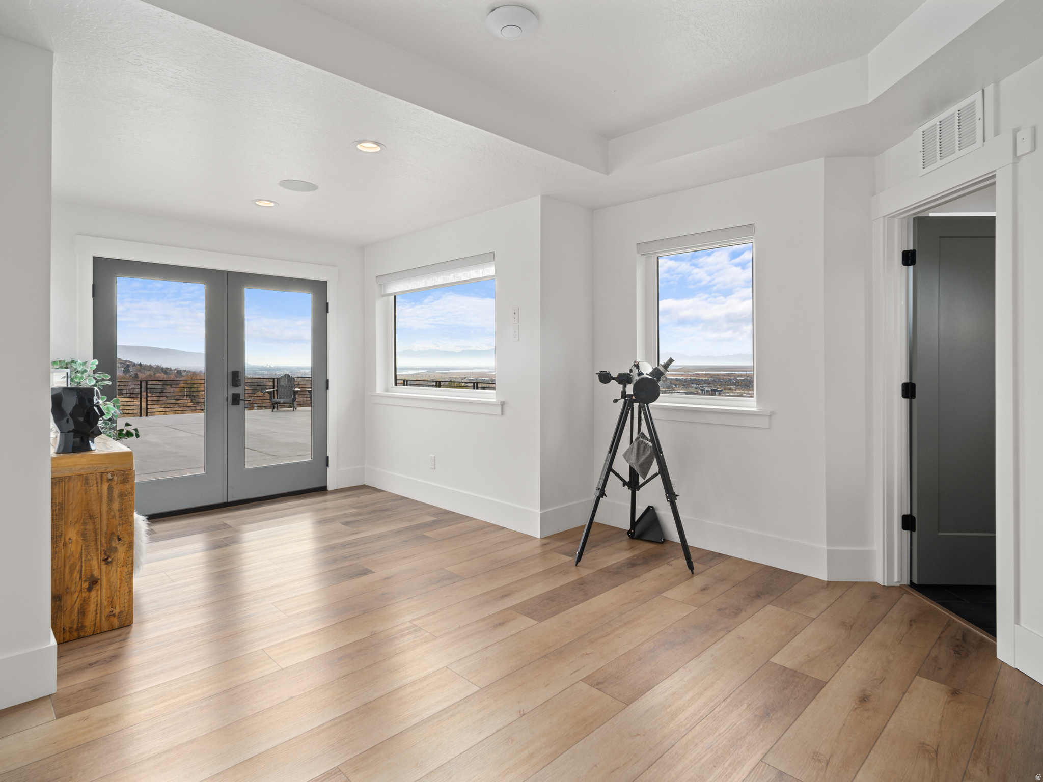 RESIDENCES - Residential