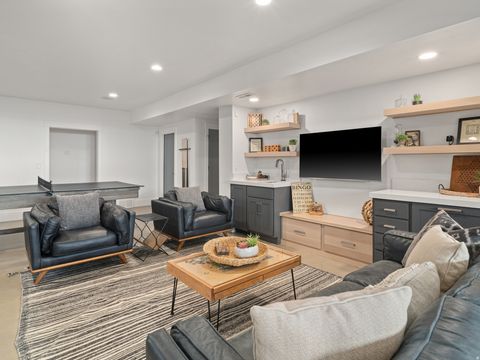 Tiny photo for 202 N FLAG ROCK DR E, Farmington, UT 84025 (MLS # 2124590)