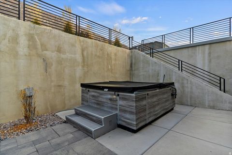 Tiny photo for 202 N FLAG ROCK DR E, Farmington, UT 84025 (MLS # 2124590)