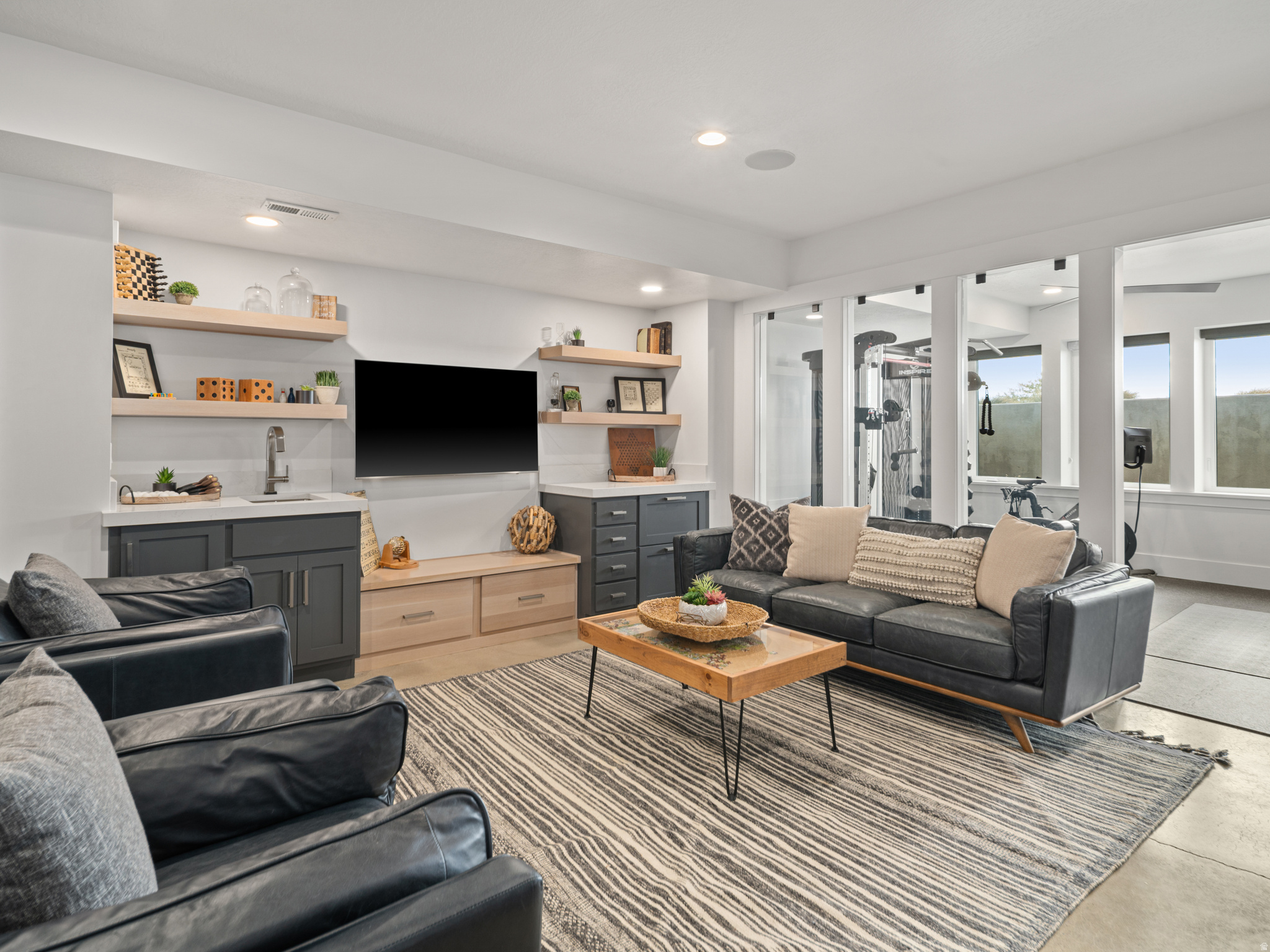 RESIDENCES - Residential