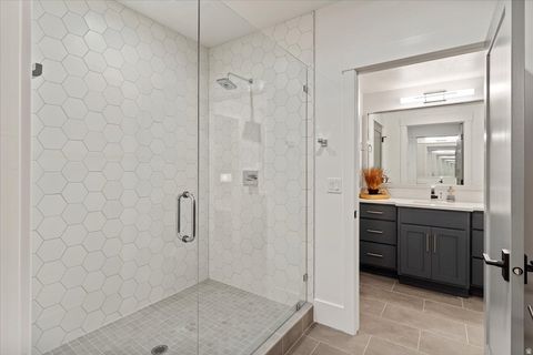 Tiny photo for 202 N FLAG ROCK DR E, Farmington, UT 84025 (MLS # 2124590)