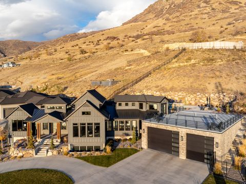 Tiny photo for 202 N FLAG ROCK DR E, Farmington, UT 84025 (MLS # 2124590)