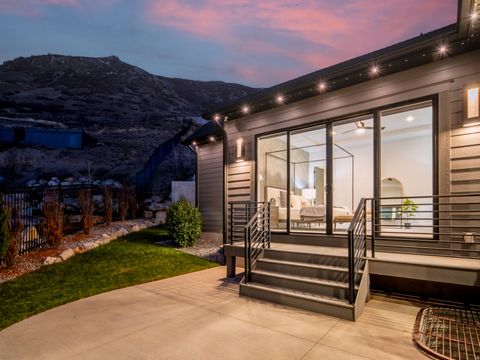 Tiny photo for 202 N FLAG ROCK DR E, Farmington, UT 84025 (MLS # 2124590)