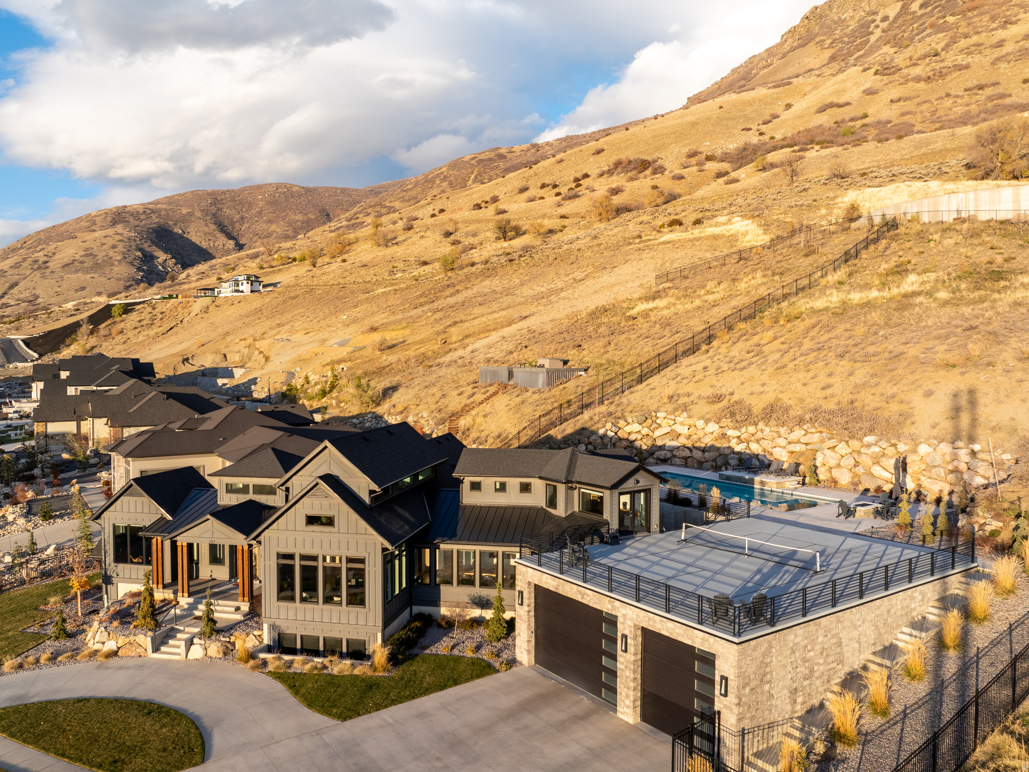 RESIDENCES - Residential