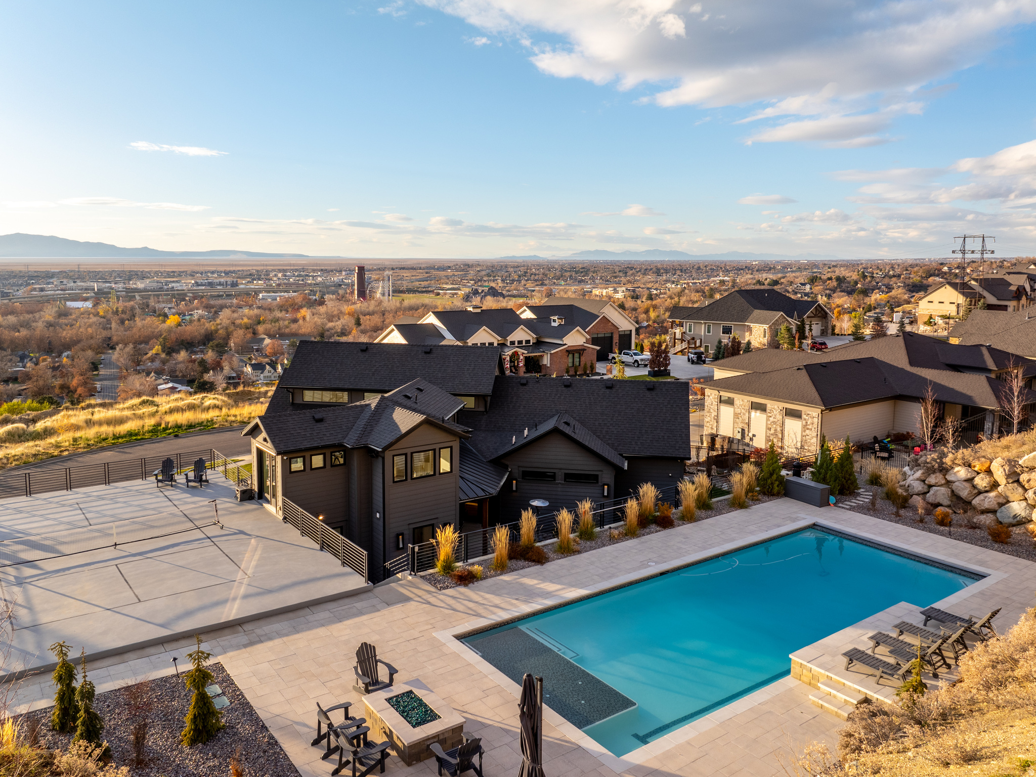 RESIDENCES - Residential