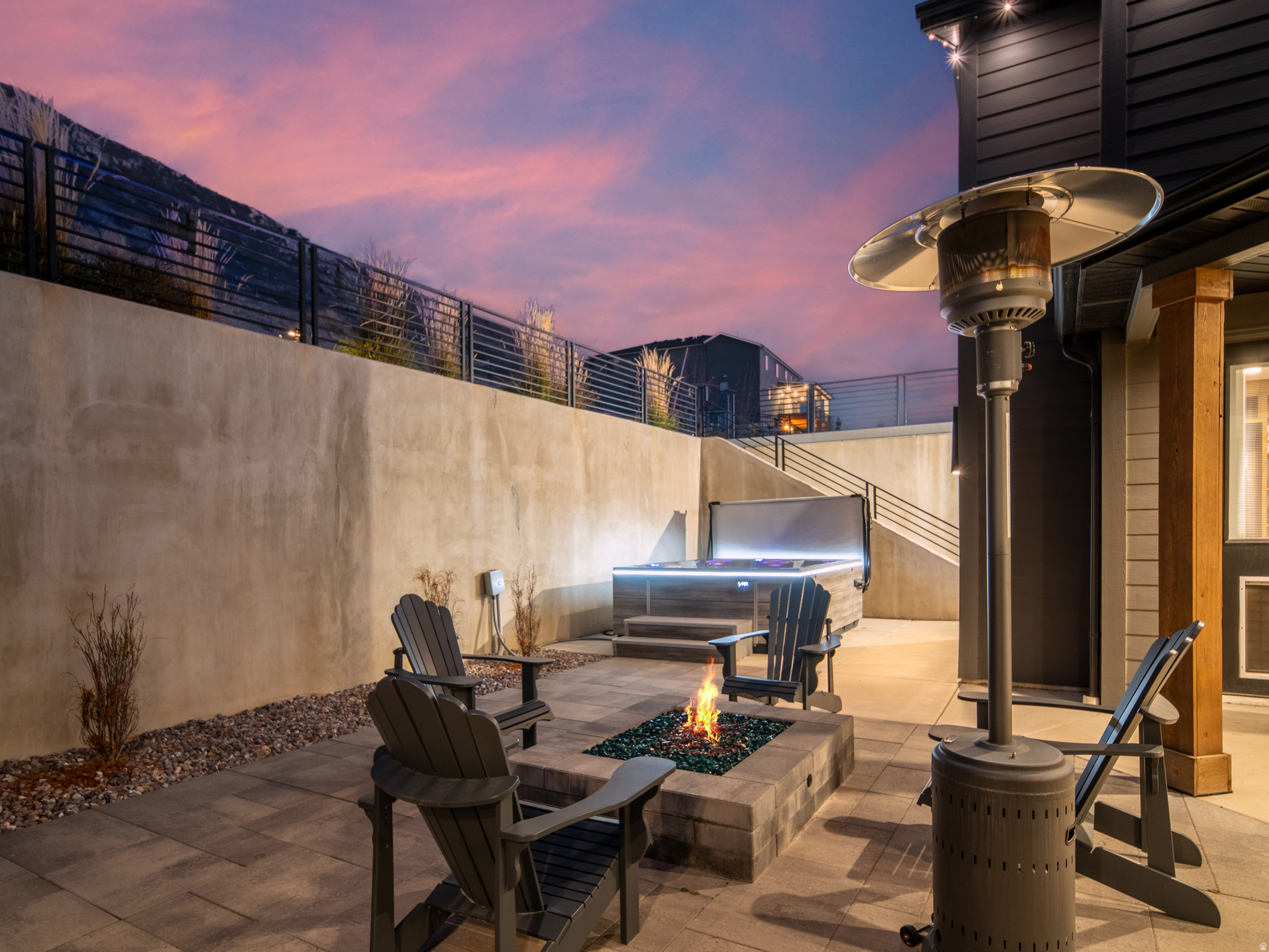 RESIDENCES - Residential