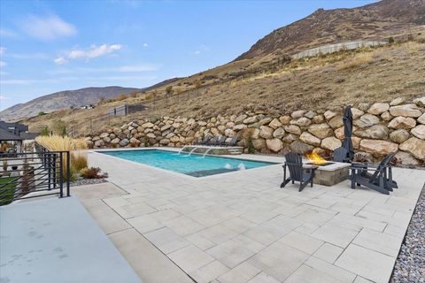 Tiny photo for 202 N FLAG ROCK DR E, Farmington, UT 84025 (MLS # 2124590)