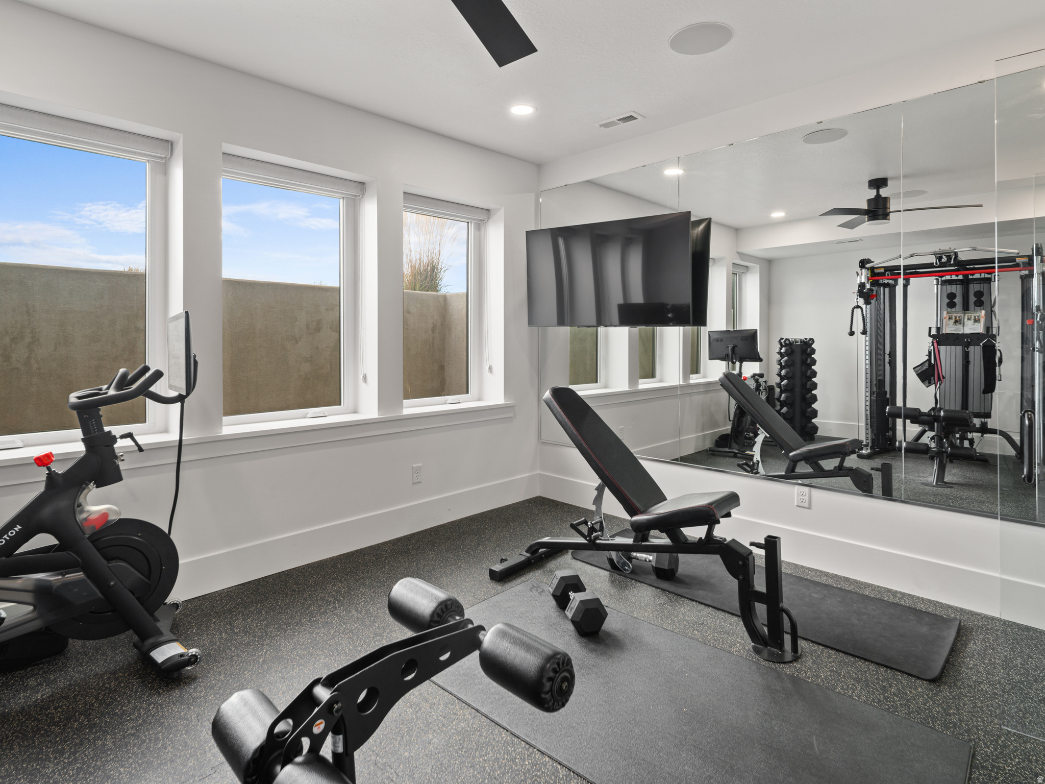 RESIDENCES - Residential