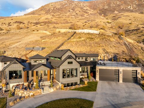 Tiny photo for 202 N FLAG ROCK DR E, Farmington, UT 84025 (MLS # 2124590)