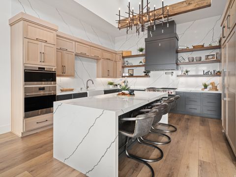 Tiny photo for 202 N FLAG ROCK DR E, Farmington, UT 84025 (MLS # 2124590)