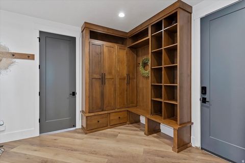 Tiny photo for 202 N FLAG ROCK DR E, Farmington, UT 84025 (MLS # 2124590)