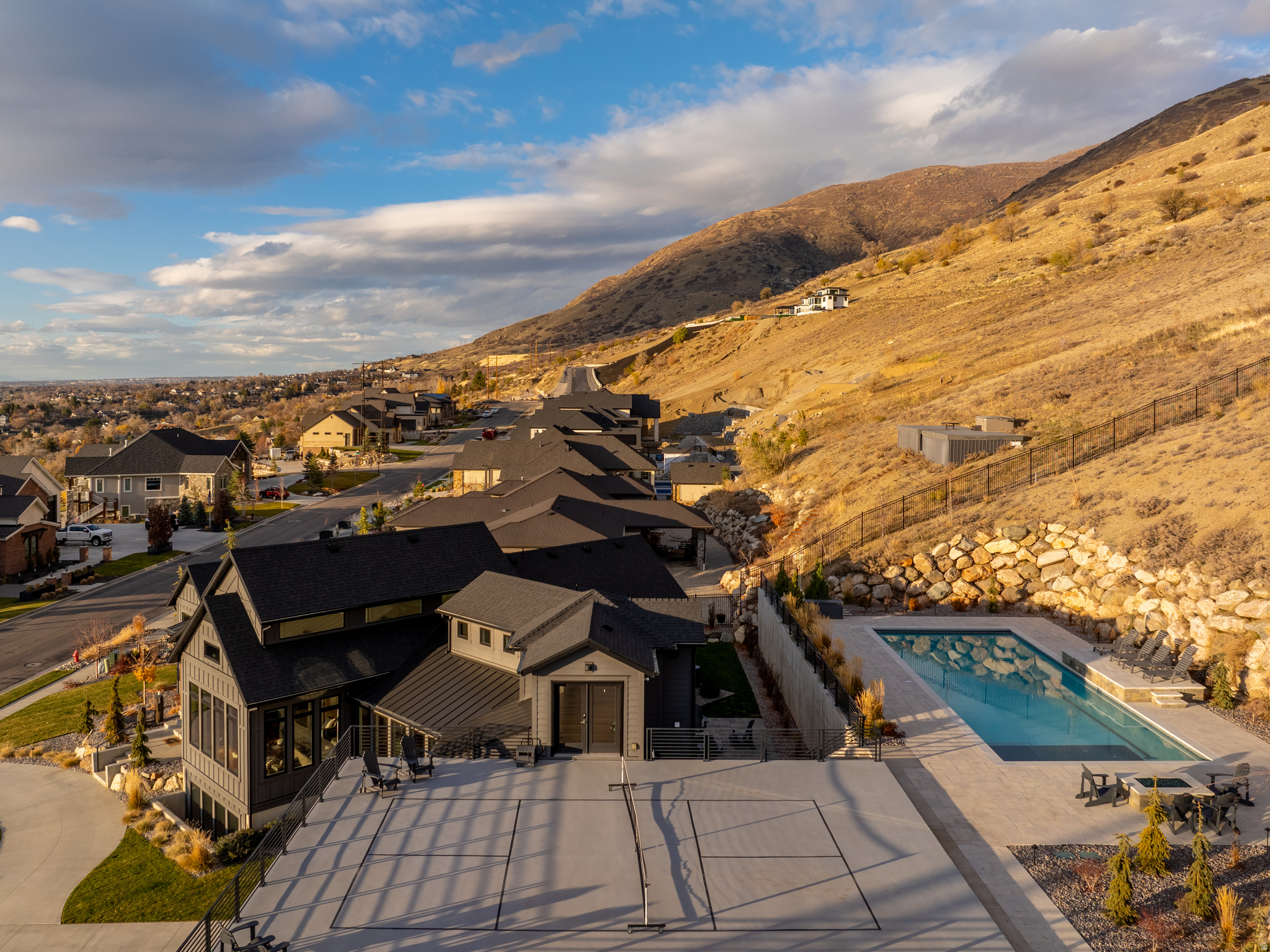 RESIDENCES - Residential