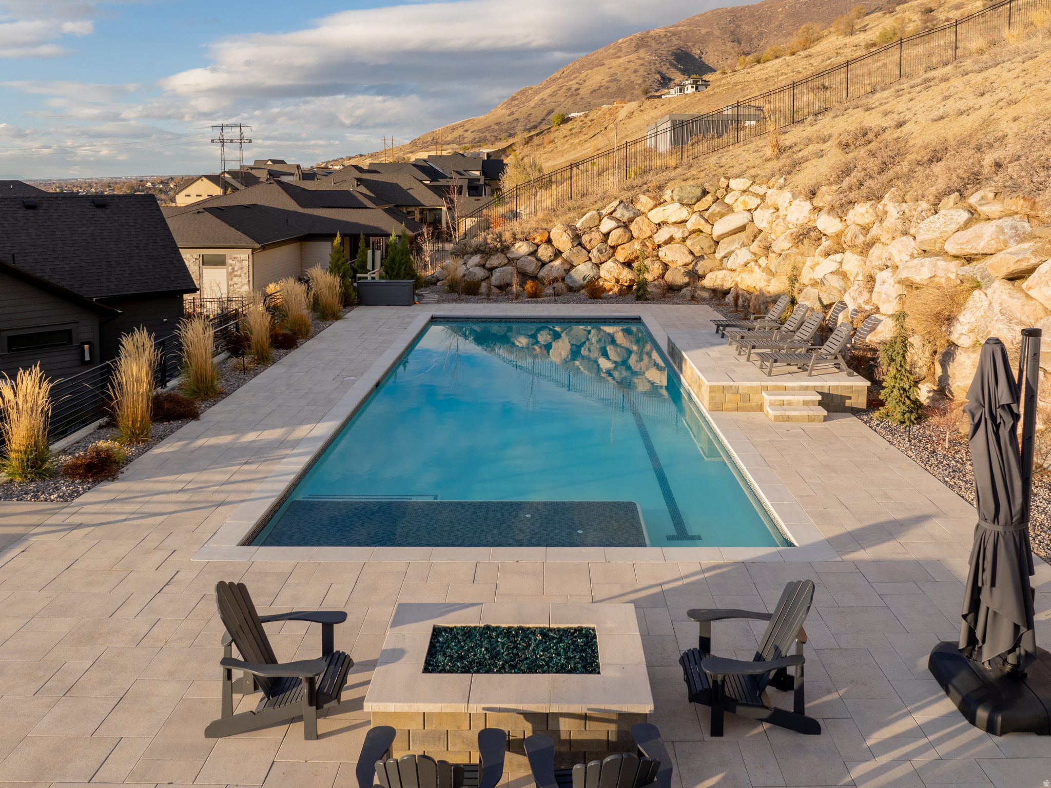 RESIDENCES - Residential