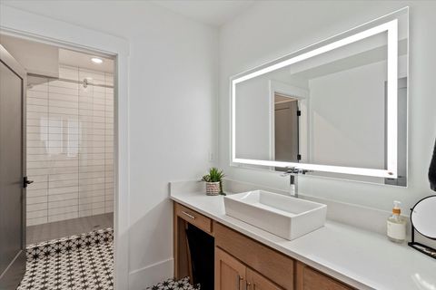 Tiny photo for 202 N FLAG ROCK DR E, Farmington, UT 84025 (MLS # 2124590)