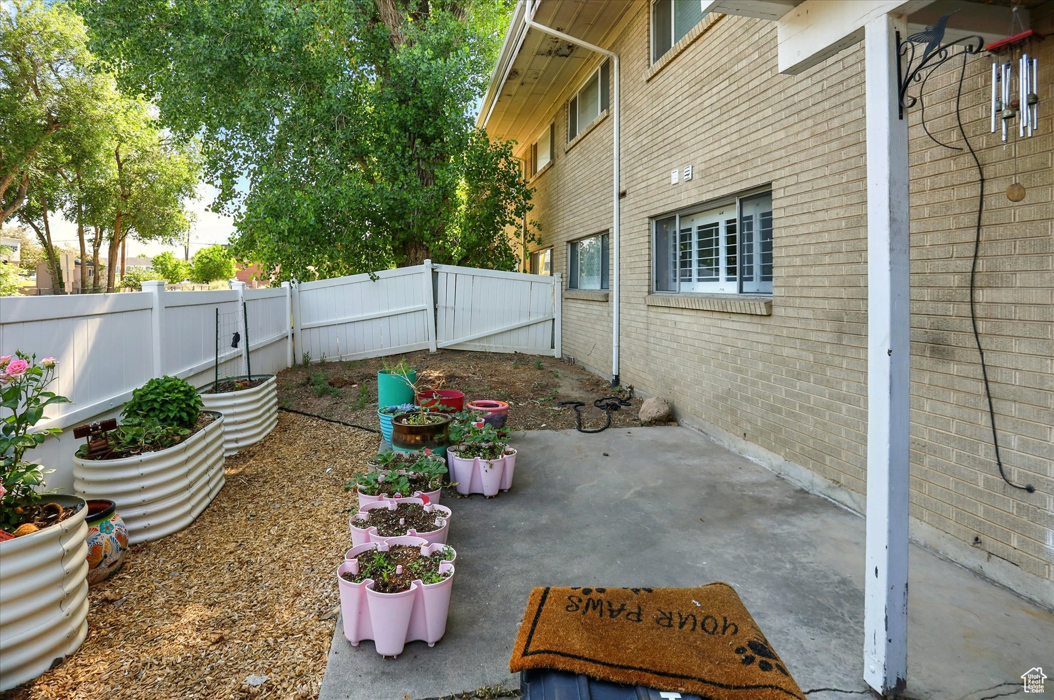 WHITE MAPLE PLACE CONDOMINIUMS - Residential