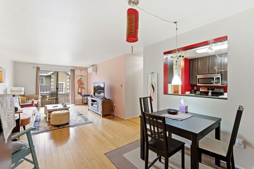 Photo of 550 S 400 E #3201, Salt Lake City, UT 84111 (MLS # 2140437)