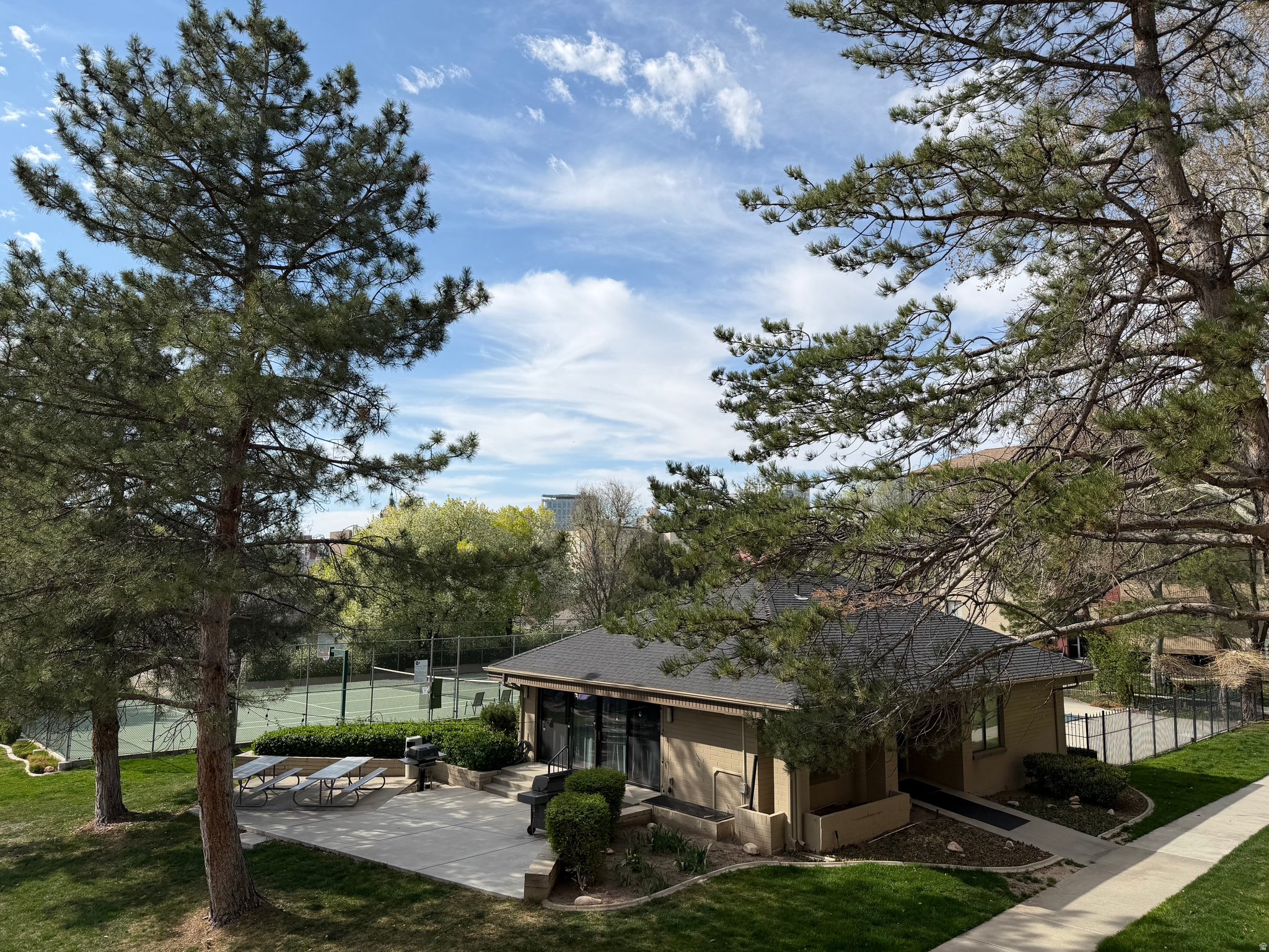 TOWNE PARK - Residential