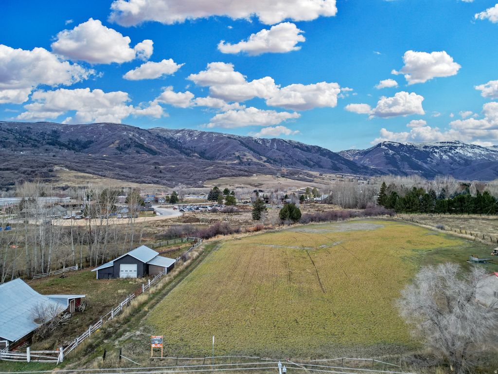 Photo of 2773 N WOLF DR, Eden, UT 84310 (MLS # 2135013)