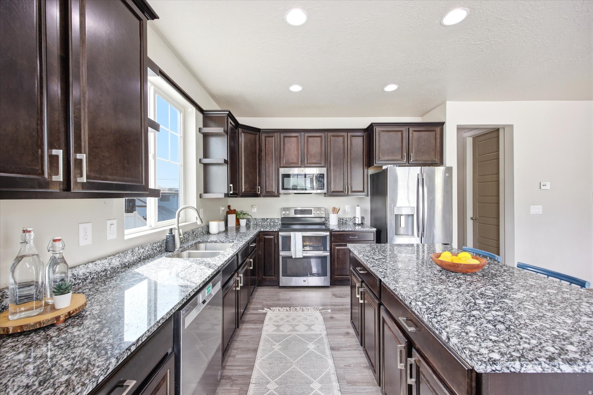 BARNES - Residential