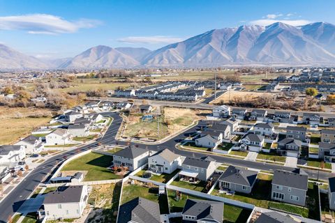 Tiny photo for 1557 N WOODSIDE DR, Spanish Fork, UT 84660 (MLS # 2124744)