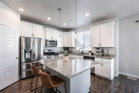 Tiny photo for 1557 N WOODSIDE DR, Spanish Fork, UT 84660 (MLS # 2124744)