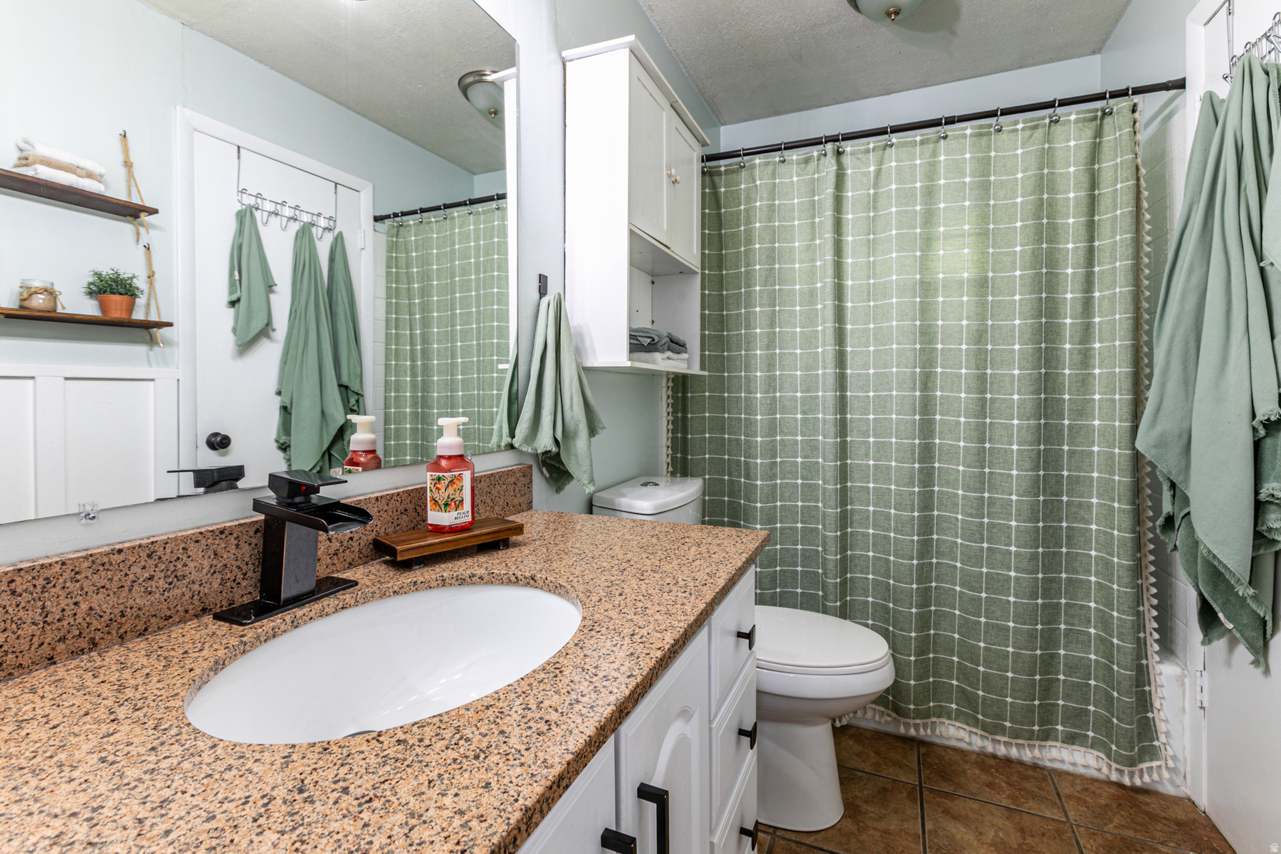 PIONEER ESTATES - Residential