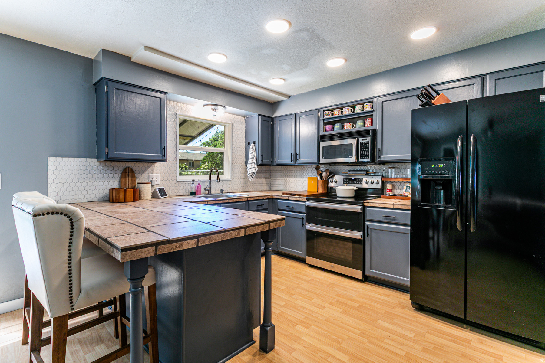 PIONEER ESTATES - Residential