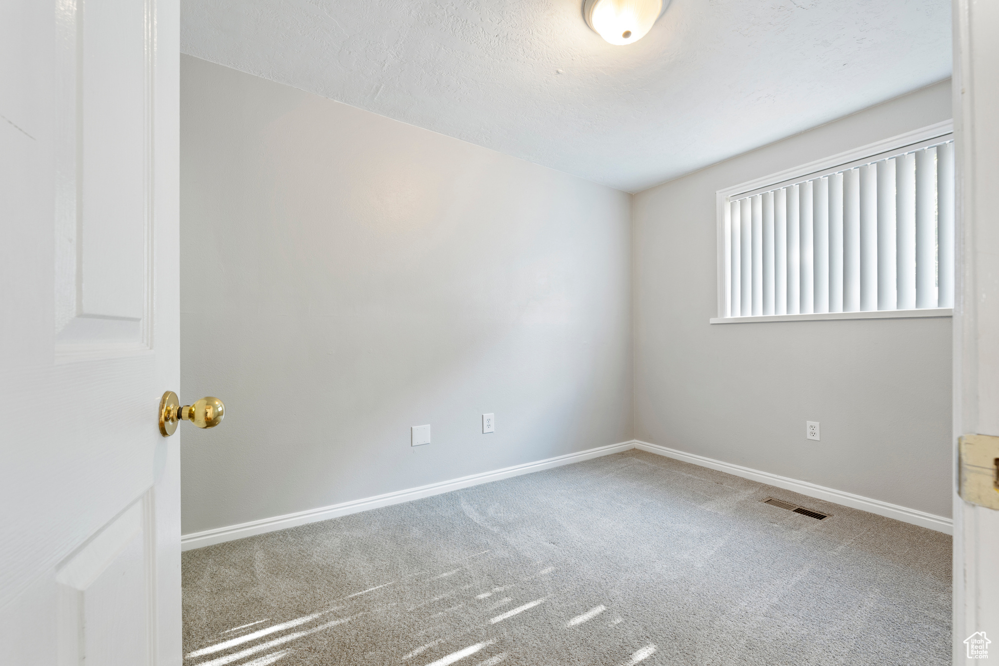 Provo, Utah 84606, United States, 2 Bedrooms Bedrooms, ,1 BathroomBathrooms,Residential,Pending,183416