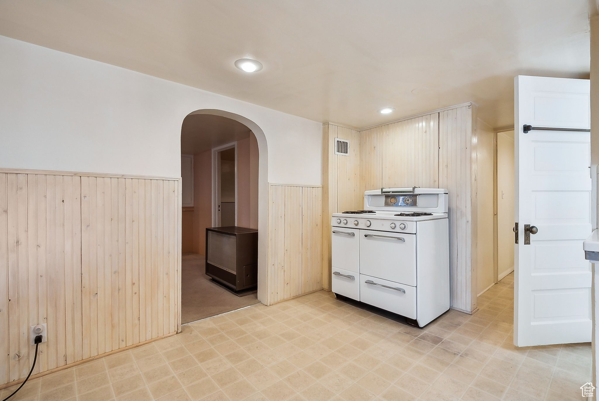 Salt Lake City, Utah 84103, United States, 3 Bedrooms Bedrooms, ,2 BathroomsBathrooms,Residential,Active,109250