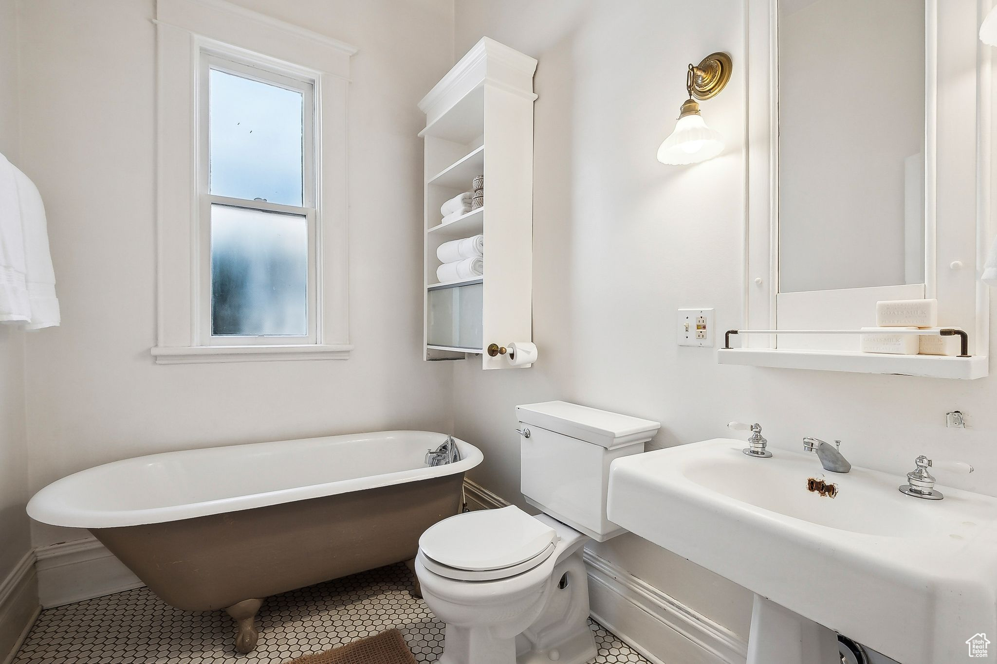 Salt Lake City, Utah 84103, United States, 3 Bedrooms Bedrooms, ,2 BathroomsBathrooms,Residential,Active,109250