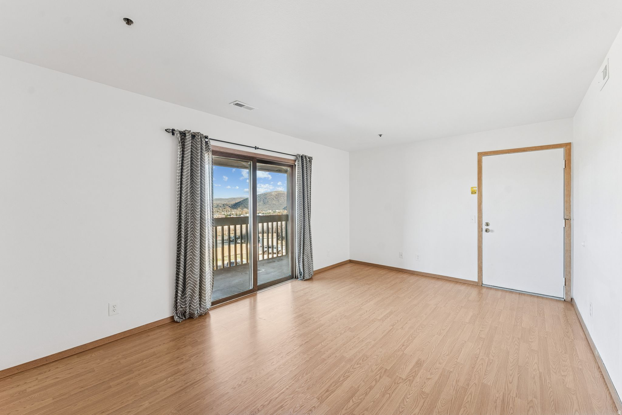 IRONHORSE CONDOMINIU - Residential