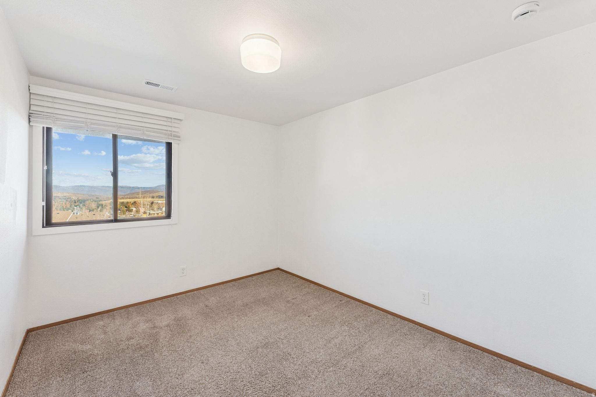 IRONHORSE CONDOMINIU - Residential