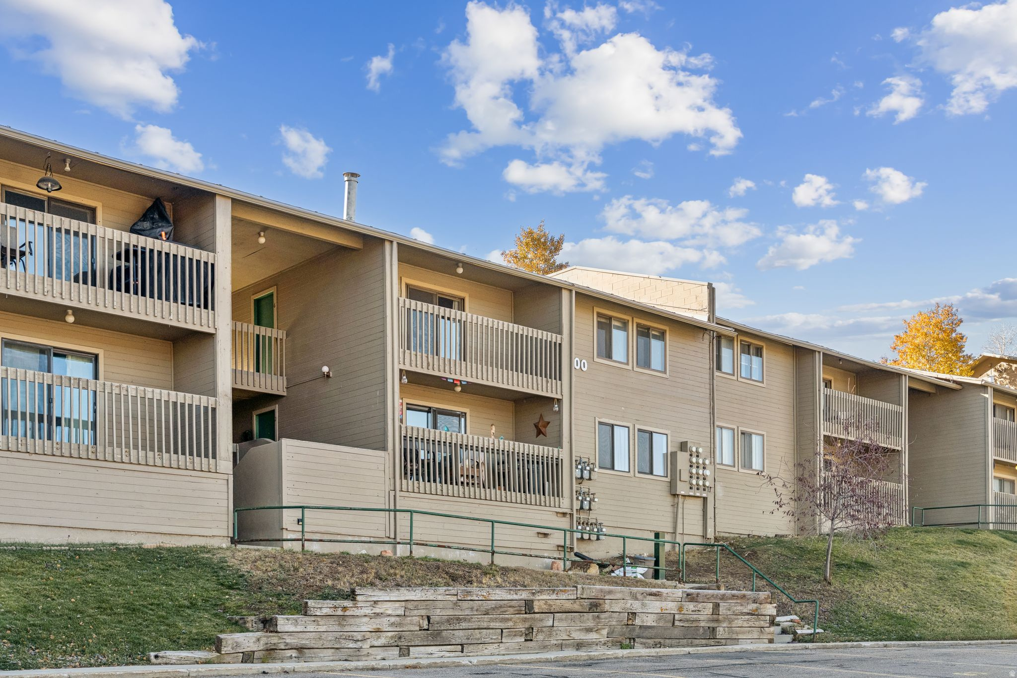 IRONHORSE CONDOMINIU - Residential