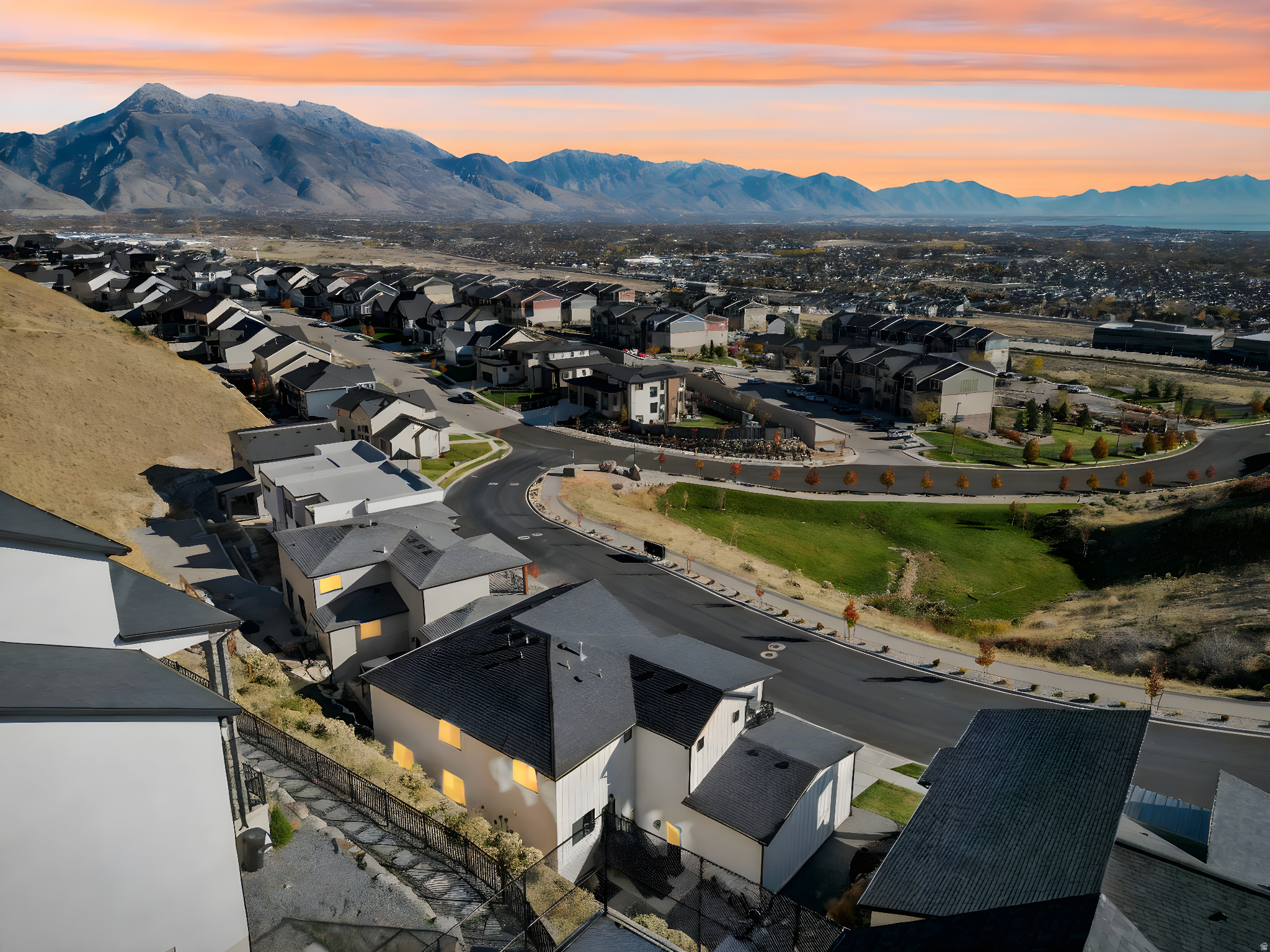 SEASONS ESTATES - Residential