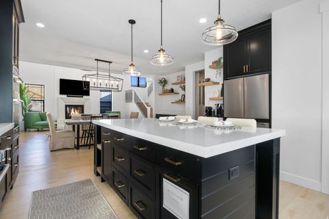 Tiny photo for 1320 W SUMMER VIEW DR, Lehi, UT 84043 (MLS # 2121098)