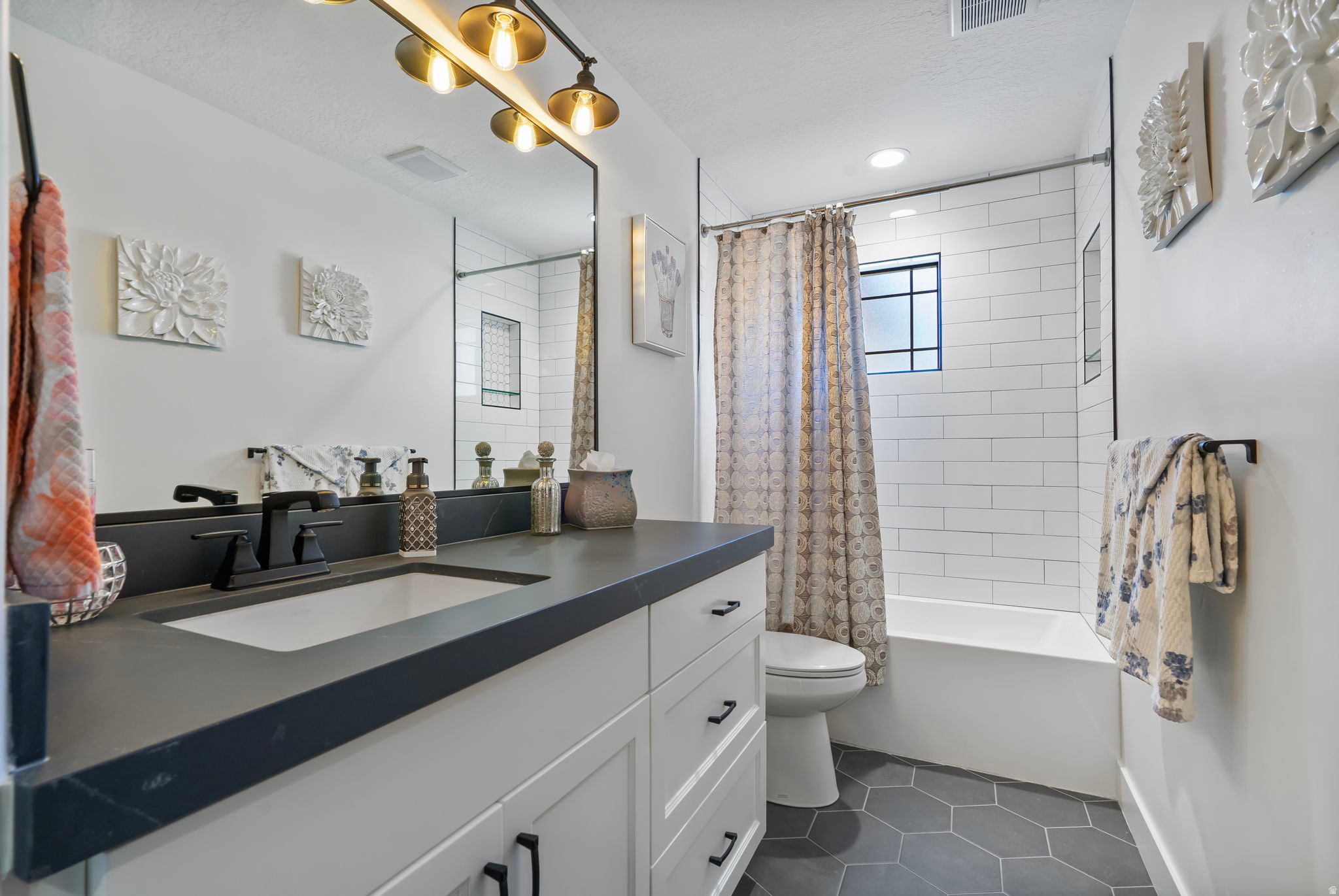 SEASONS ESTATES - Residential