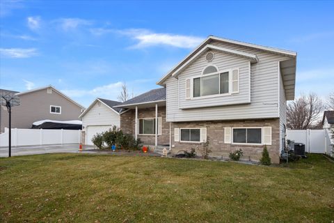 Tiny photo for 1405 N 770 W, Orem, UT 84057 (MLS # 2127512)