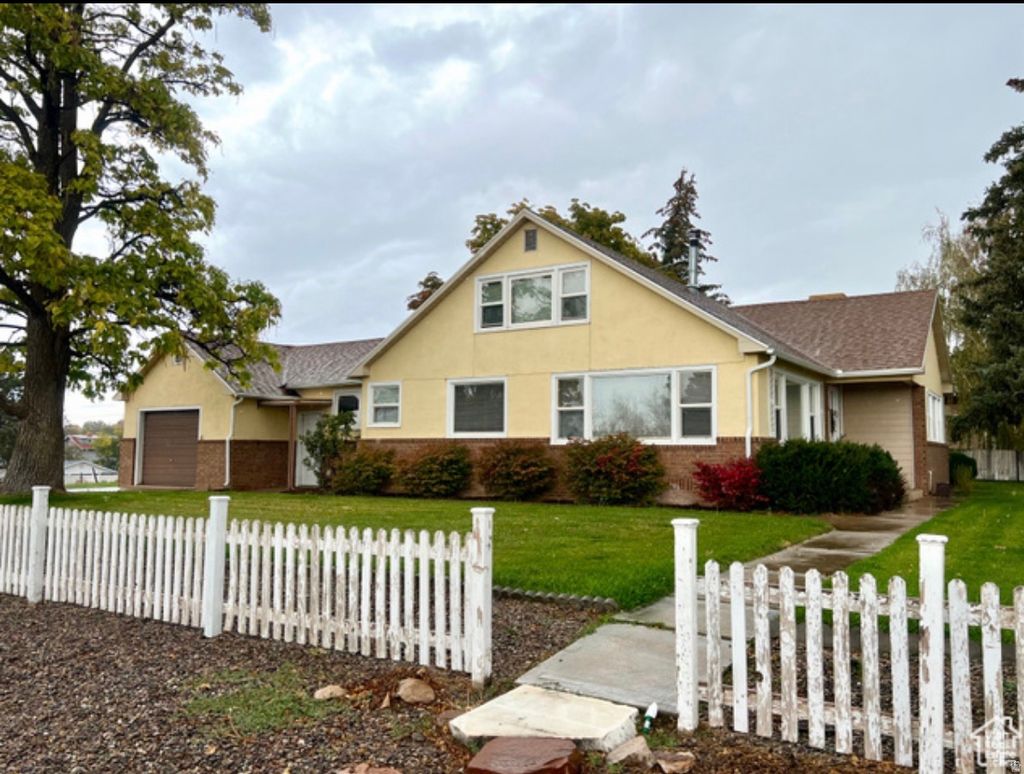 Photo of 88 S 100 W, Blanding, UT 84511 (MLS # 2155889)