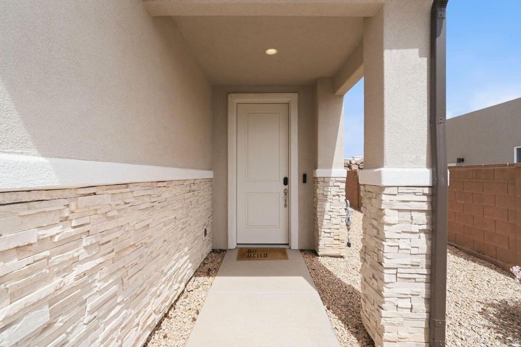 Photo of 498 N 680 W, Hurricane, UT 84737 (MLS # 2163976)