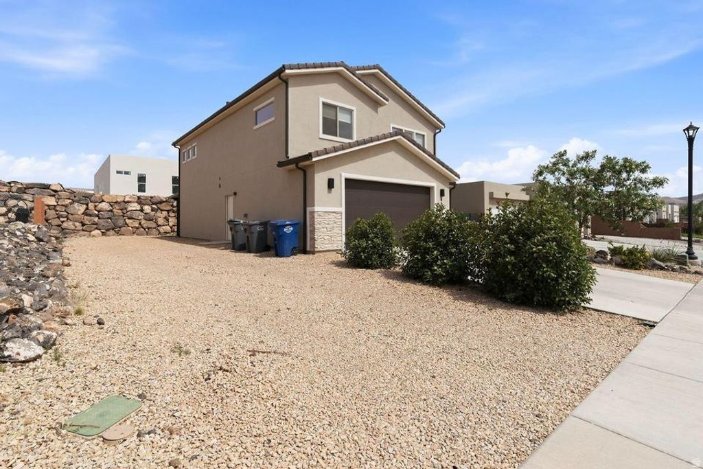 Photo of 498 N 680 W, Hurricane, UT 84737 (MLS # 2163976)