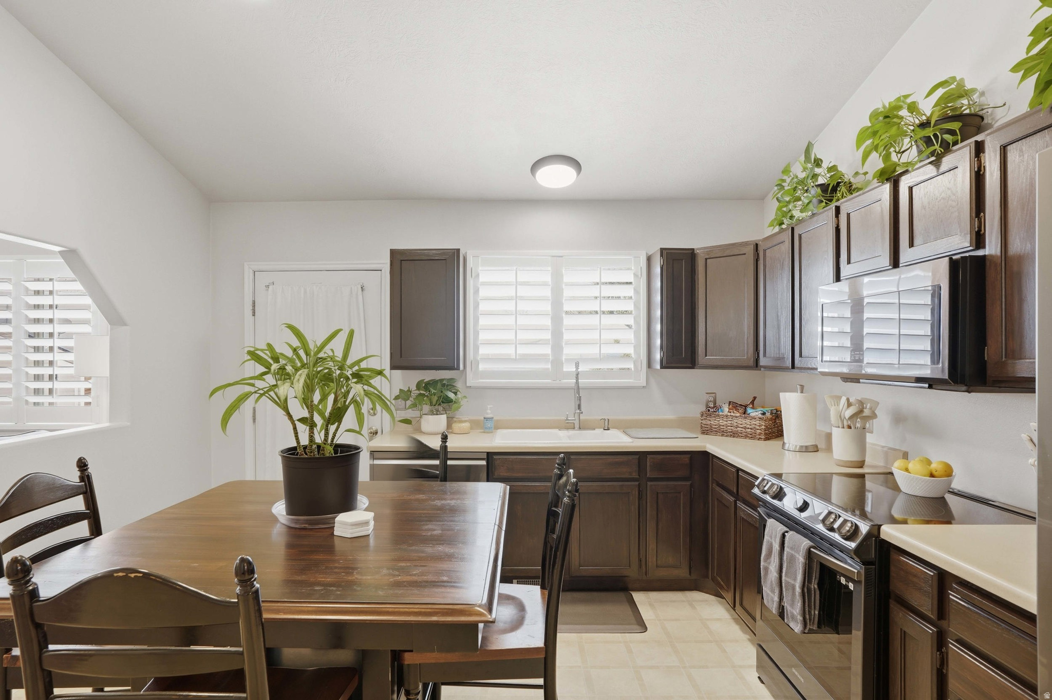 MEADOWS - Residential