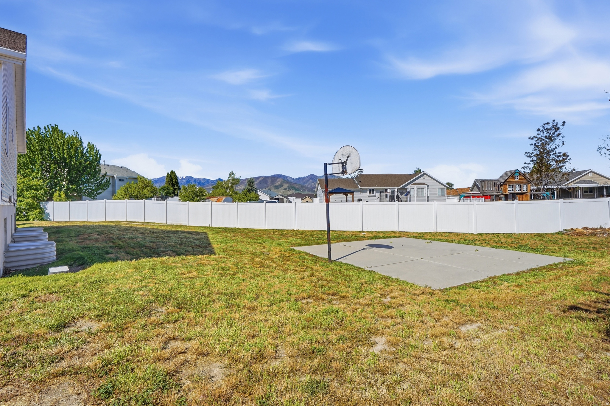 MEADOWS - Residential