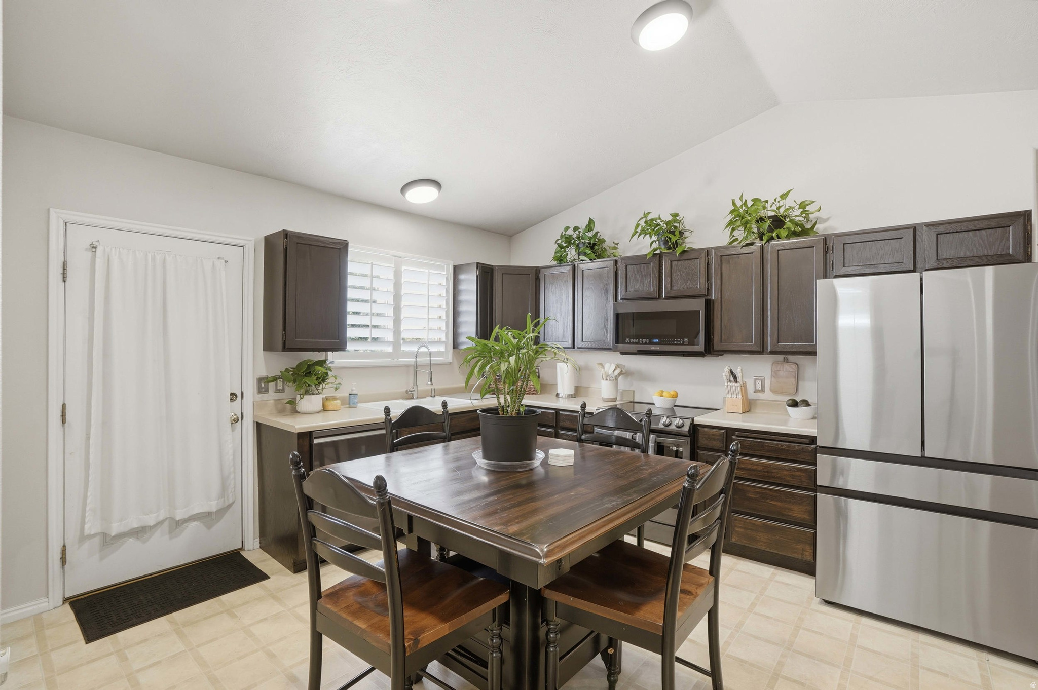 MEADOWS - Residential